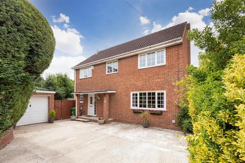 4 bedroom detached house for sale, Autumn Close, Cippenham