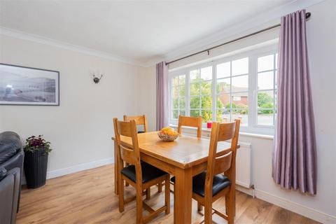 7 Autumn Close, Slough, SL1 5DH