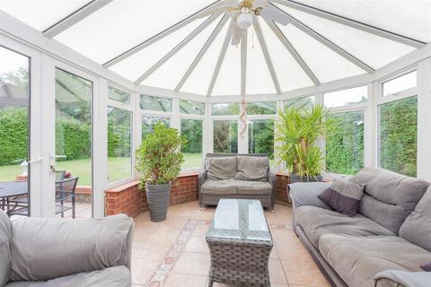 7 Autumn Close, Slough, SL1 5DH