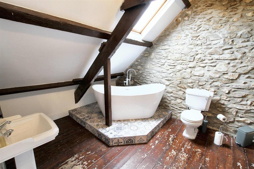 Bathroom 2 (Attic)