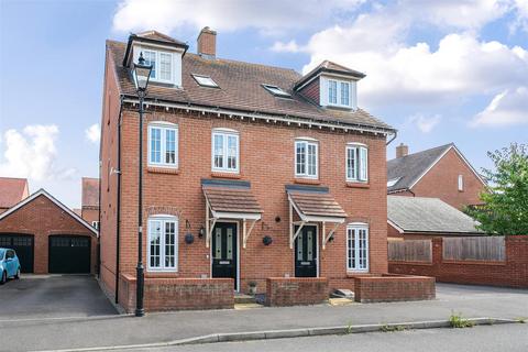 84 Cantley Road, Great Denham, Bedford, MK40 4RX