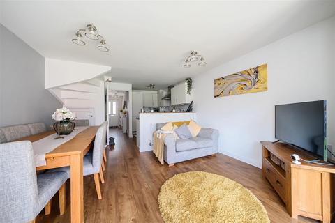 84 Cantley Road, Great Denham, Bedford, MK40 4RX