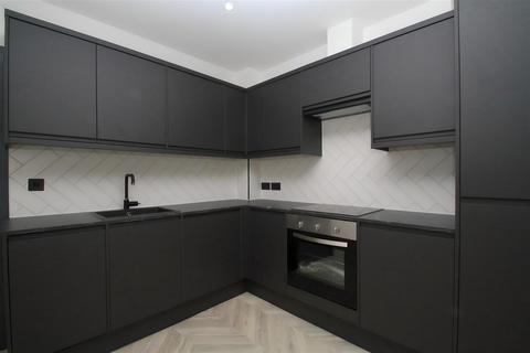 12 bedroom property for sale, The Common, Hatfield