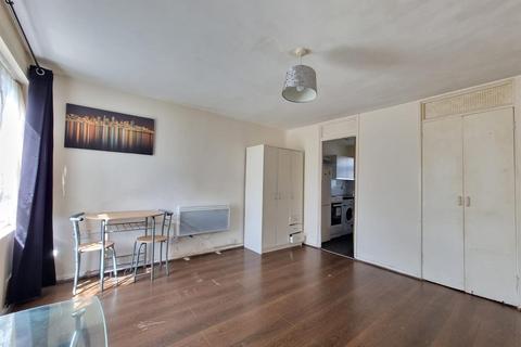 1 bedroom maisonette for sale, Green Lane, Ilford