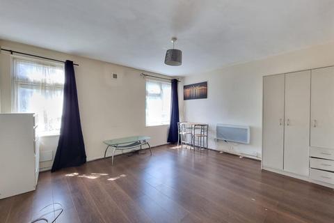 1 bedroom maisonette for sale, Green Lane, Ilford