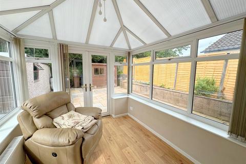 16 Gordon Close, Leek, ST13 8NZ