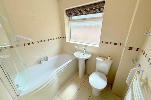 16 Gordon Close, Leek, ST13 8NZ