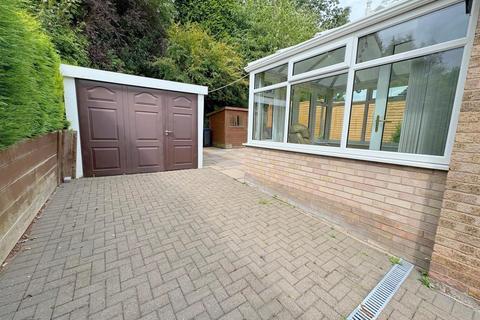 16 Gordon Close, Leek, ST13 8NZ