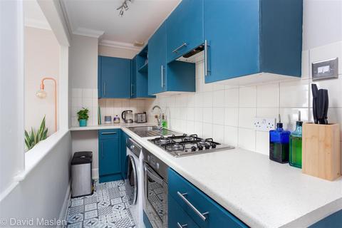 2 bedroom flat for sale, Montpelier Road, Brighton