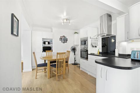 3 bedroom house for sale, Wilmington Way, Brighton