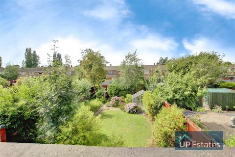 28 Meadowside, Nuneaton, CV11 6NF