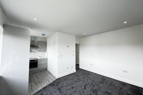 3 bedroom flat to rent, Gascoigne Road, New Addington