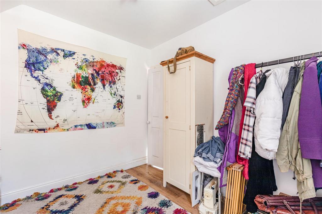 108 Oyster Lane, Byfleet, KT14 7 HR - 14.jpg