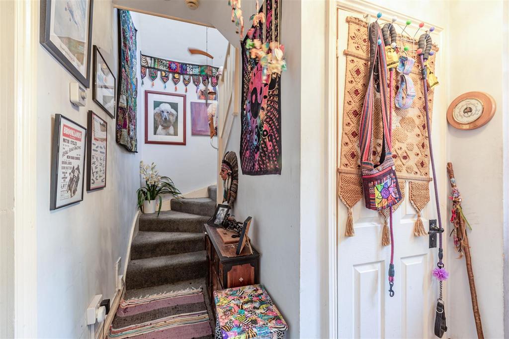 108 Oyster Lane, Byfleet, KT14 7 HR - 10.jpg