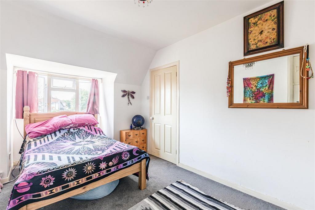 108 Oyster Lane, Byfleet, KT14 7 HR - 12.jpg