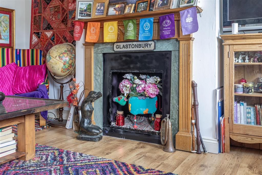 108 Oyster Lane, Byfleet, KT14 7 HR - 16.jpg
