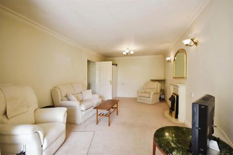 2 bedroom retirement property for sale, Golden Court, London Road, Isleworth