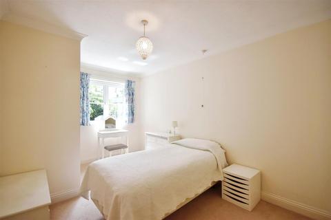 2 bedroom retirement property for sale, Golden Court, London Road, Isleworth