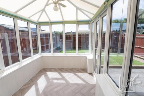8 Hatton Close, Northfleet, Gravesend, DA11 8SD