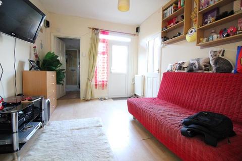 1 bedroom house to rent, Vicarage Farm Road, Hounslow