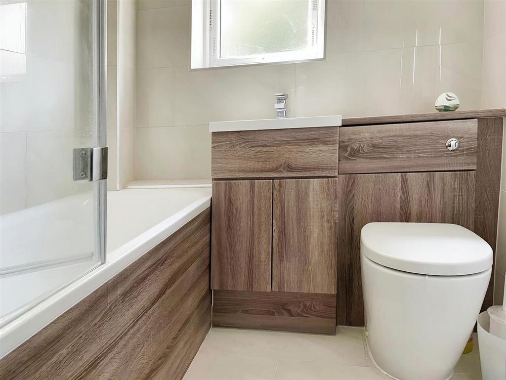 A5250b77-86 20 Jupiter 20 Drive 20 Bathroom.jpg
