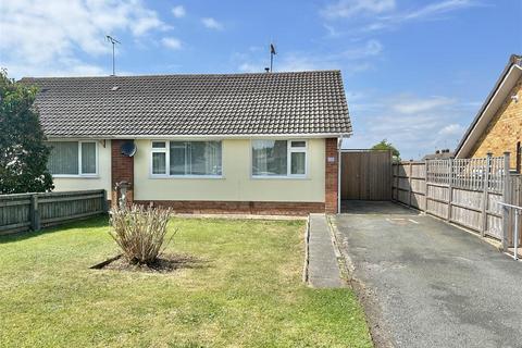 2 bedroom semi-detached bungalow for sale, Chatsworth Avenue, Gloucester GL4