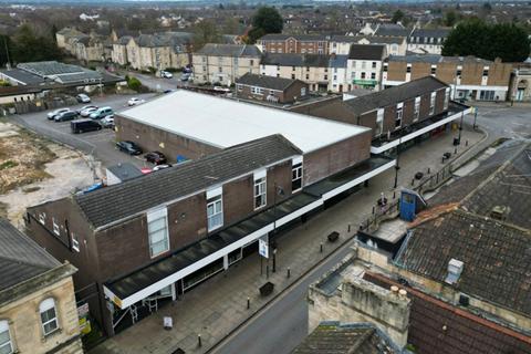 Convenience store to rent, Bank Street, Melksham SN12