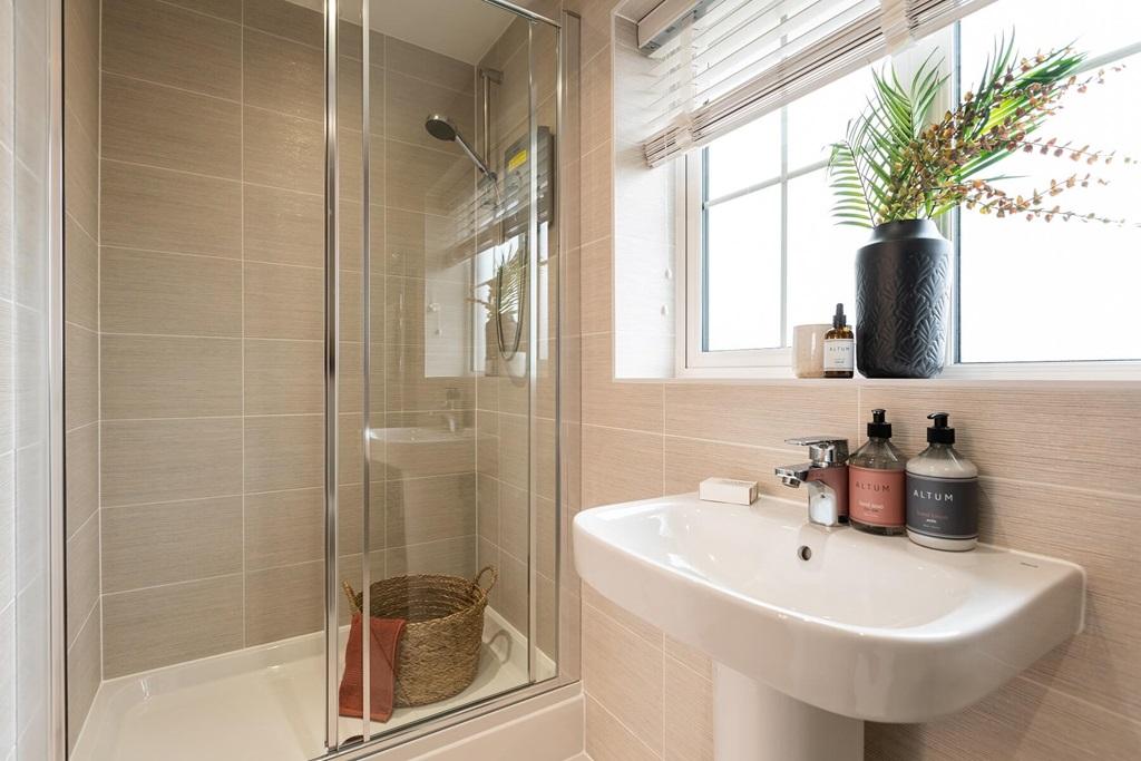 The en suite shower room provides added luxury...