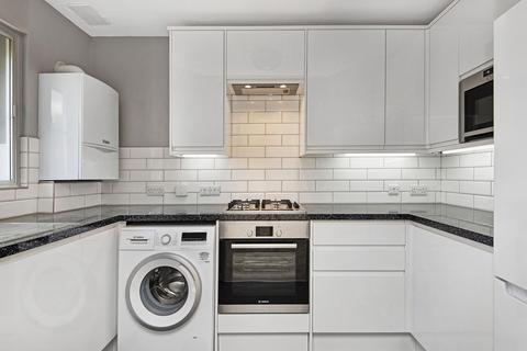 2 bedroom flat to rent, Jasmine Court, SW19