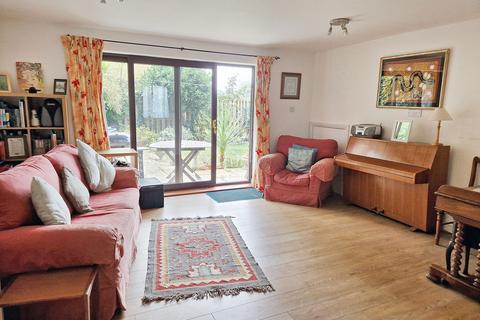 4 bedroom end of terrace house for sale, Hathaway Court, Rochester