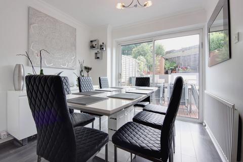 14 Fair Close, Bushey, WD23 1FR