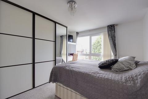 14 Fair Close, Bushey, WD23 1FR