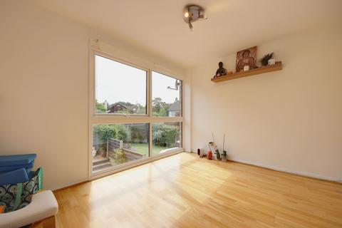 14 Fair Close, Bushey, WD23 1FR