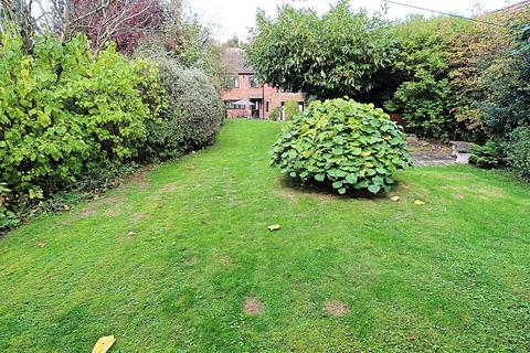 4 bedroom detached house for sale, New Street, North Solihull B36