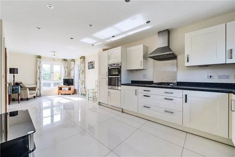 4 bedroom detached house for sale, Pershore Way, Buckinghamshire HP18