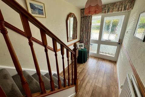 4 Glenwood Drive, Cheswick Green, Solihull, B90 4HJ