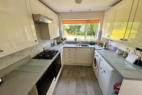 4 Glenwood Drive, Cheswick Green, Solihull, B90 4HJ