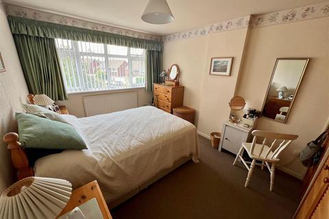 4 Glenwood Drive, Cheswick Green, Solihull, B90 4HJ