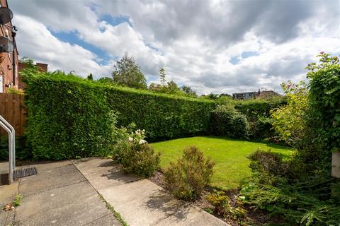 3 bedroom townhouse for sale, Sandmoor Mews, Leeds LS17