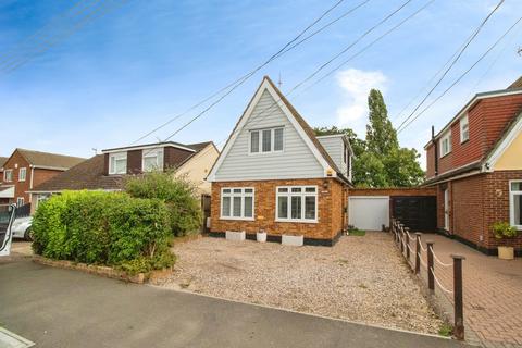 10 Burnham Road, Hullbridge, Hockley, SS5 6BQ