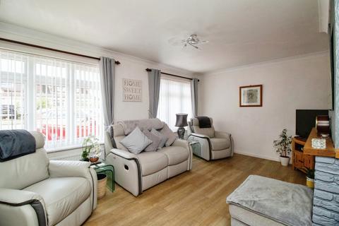 10 Burnham Road, Hullbridge, Hockley, SS5 6BQ