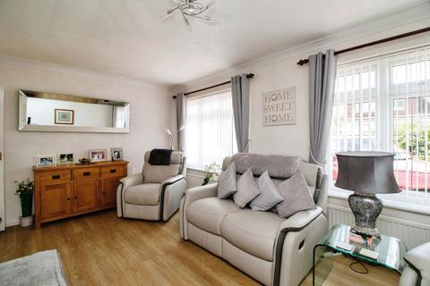 10 Burnham Road, Hullbridge, Hockley, SS5 6BQ