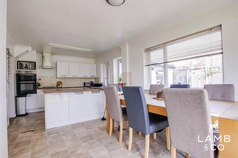 3 bedroom end of terrace house for sale, Fryatt Avenue, Harwich CO12