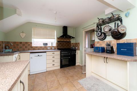 4 bedroom semi-detached house for sale, Baker Close, Teynham, ME9