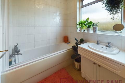 31 Deane Way, Ruislip, HA4 8SX