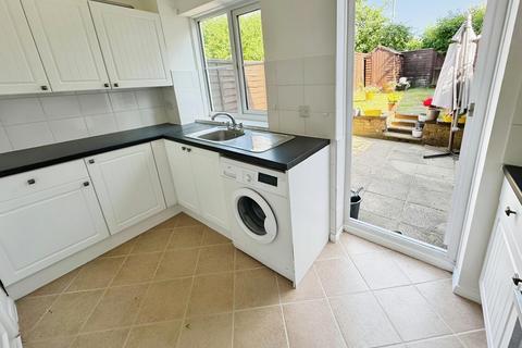 8 Burrowfields, Basingstoke, RG22 4XJ