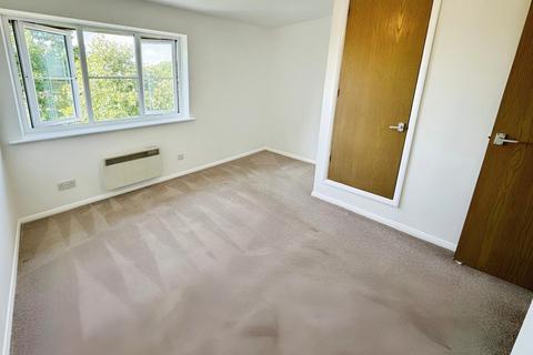 8 Burrowfields, Basingstoke, RG22 4XJ