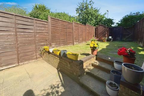 8 Burrowfields, Basingstoke, RG22 4XJ