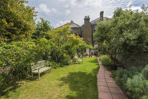 4 bedroom semi-detached house for sale, Newton Road, Faversham