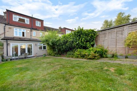 48 Fairway, London, SW20 9DN